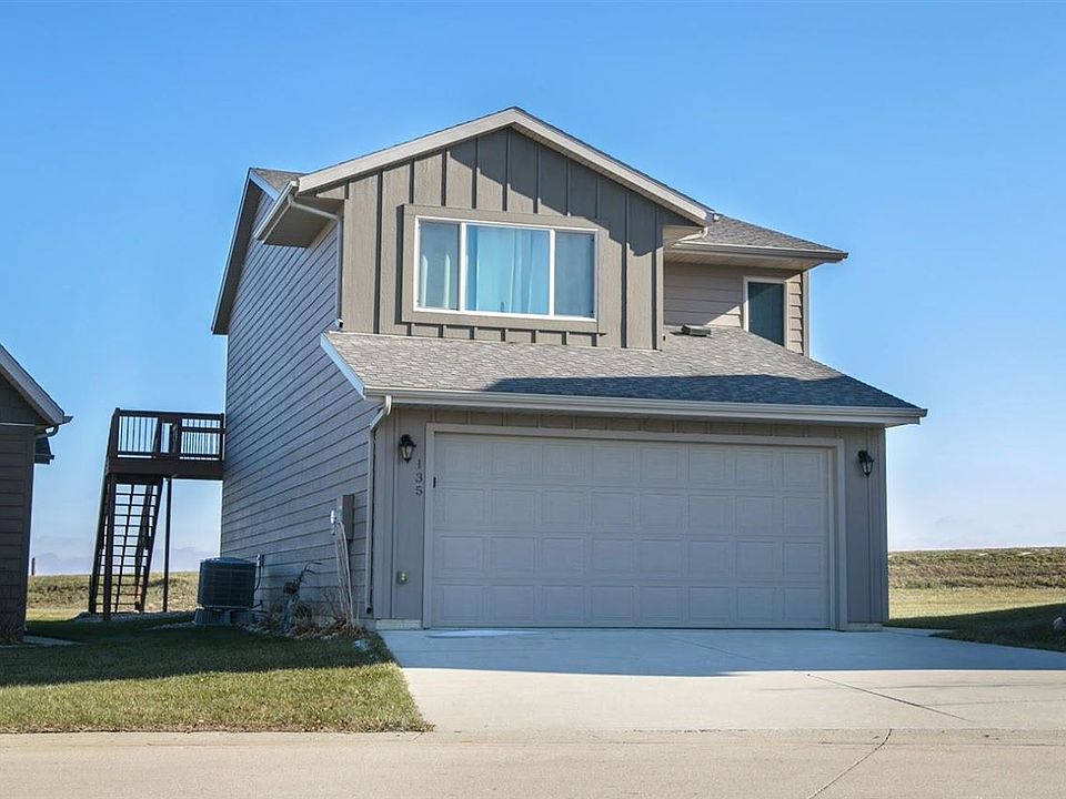 1st image of 290 240th Ave #135