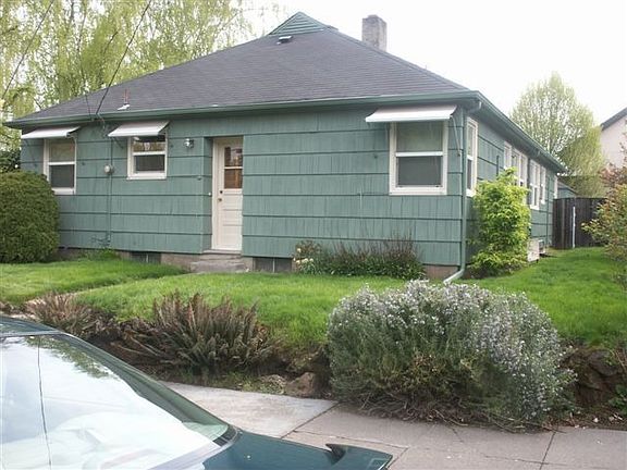 Corner Lot. Pos. 3rd Unit/