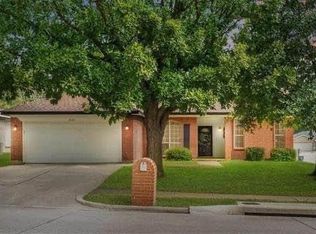 7229 Woodhinge Dr, Benbrook, TX 76126