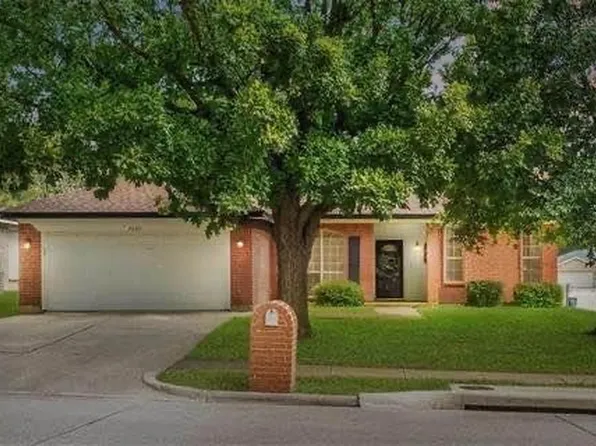 7229 Woodhinge Dr, Benbrook, TX 76126