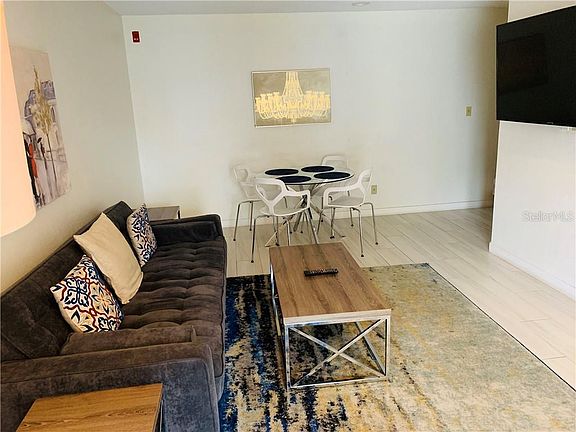 4th image of 3100 Parkway Blvd #517