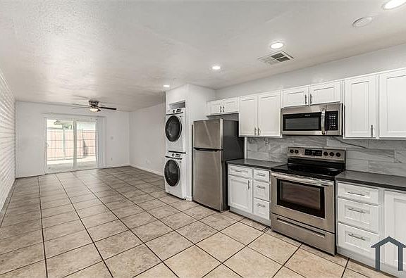 2nd image of 2001 W Morten Ave APT 12