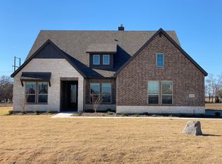 4236 Sanger Meadow Dr, Sanger, TX 76266