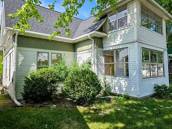2nd image of 107 W Fairview Ave #107A