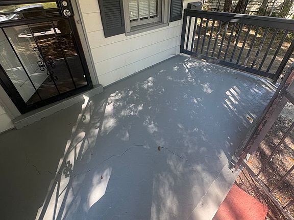 4th image of 1055 W Walthal Cir
