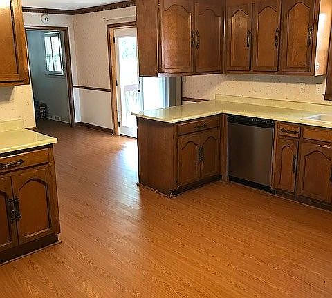 3rd image of 111 Lakemont Dr