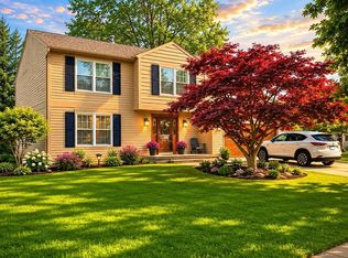 1436 Sand Point Dr, Lansing, MI 48917