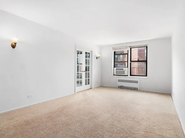 83-75 Woodhaven Boulevard image 2 of 11