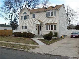 5th image of 40 Silverpine Dr