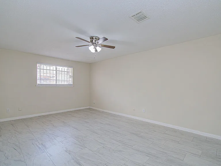 8820 Bissonnet St — Photo 12