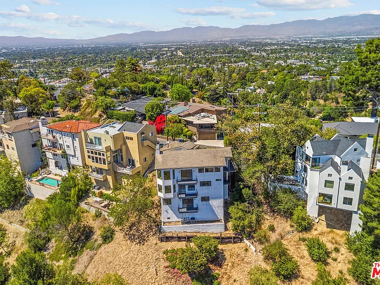 3665 Alta Mesa Dr — Photo 1