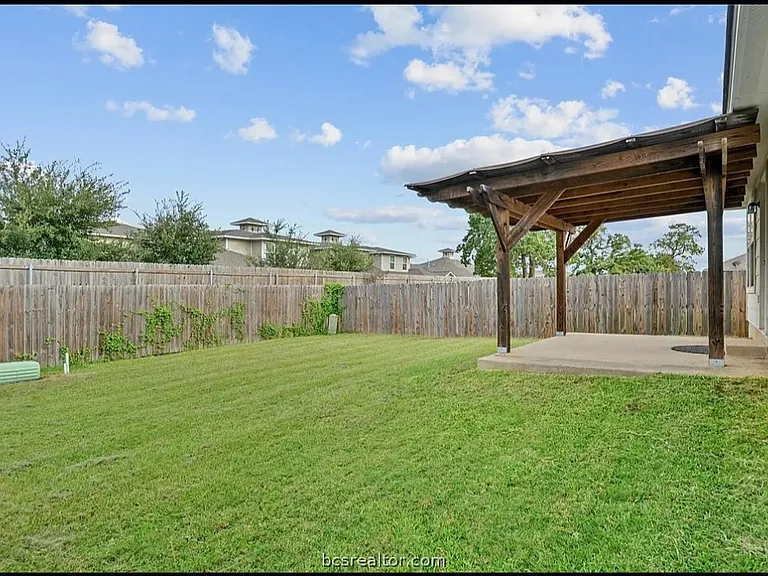 4318 Spring Garden Dr — Photo 14