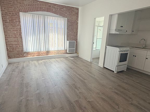 5th image of 1112 N Kingsley Dr APT 15