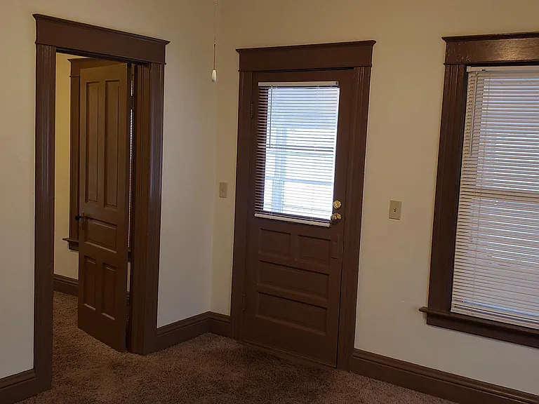 213 S Ridge St — Photo 7