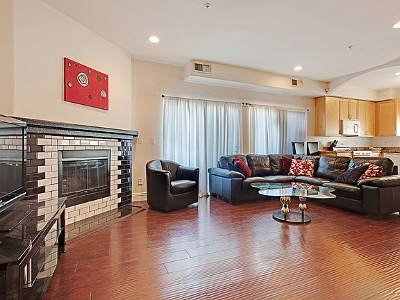 2nd image of 16426 Kittridge St Unit 8