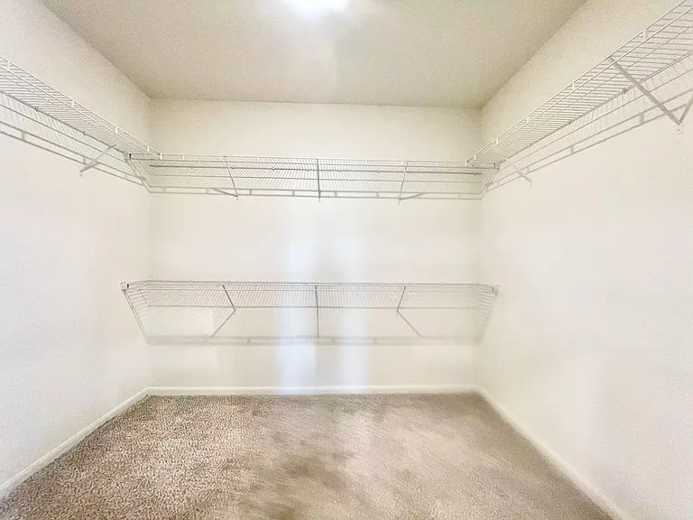 1702 Sandalwood Way — Photo 16