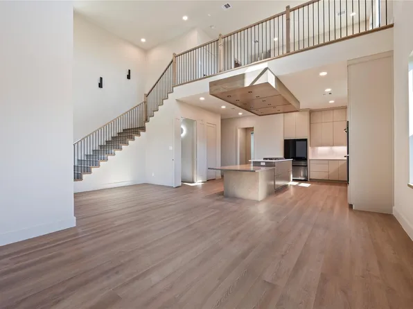 701 Pine Rd, Clear Lake Shores, TX 77565