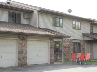 884 Hemlock Dr, Verona, WI 53593