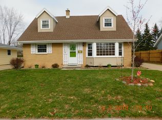 1102 Windsor St, Oshkosh, WI 54902
