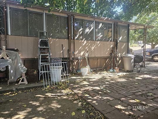3rd image of 225 Park Way