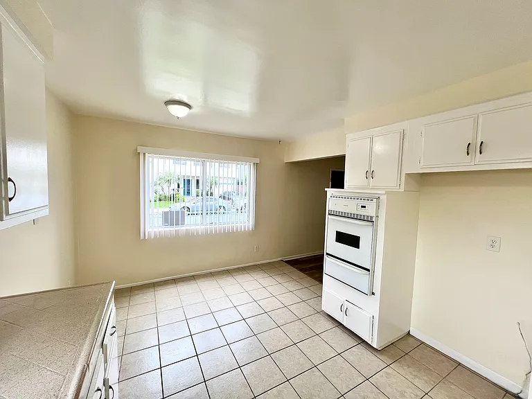 4441 W 134th St #F — Photo 4