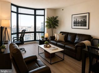 2020 Walnut St APT 22K, Philadelphia, PA 19103
