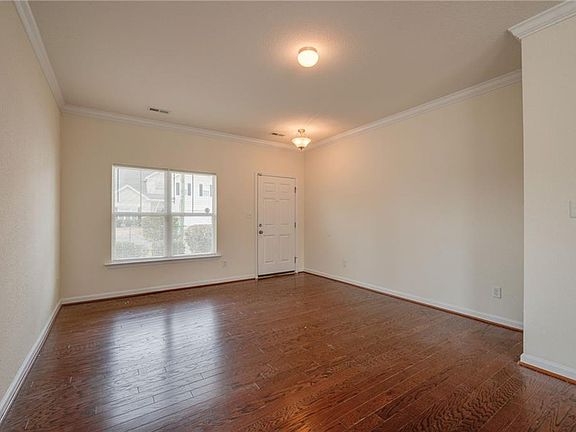 5th image of 4192 Williamson St