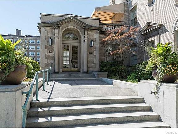 2nd image of 33 Gates Cir #7E