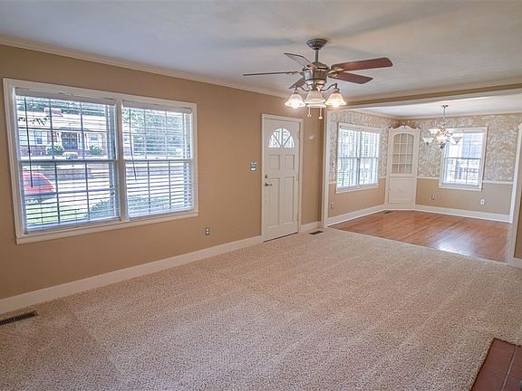3rd image of 718 N Washington Ave