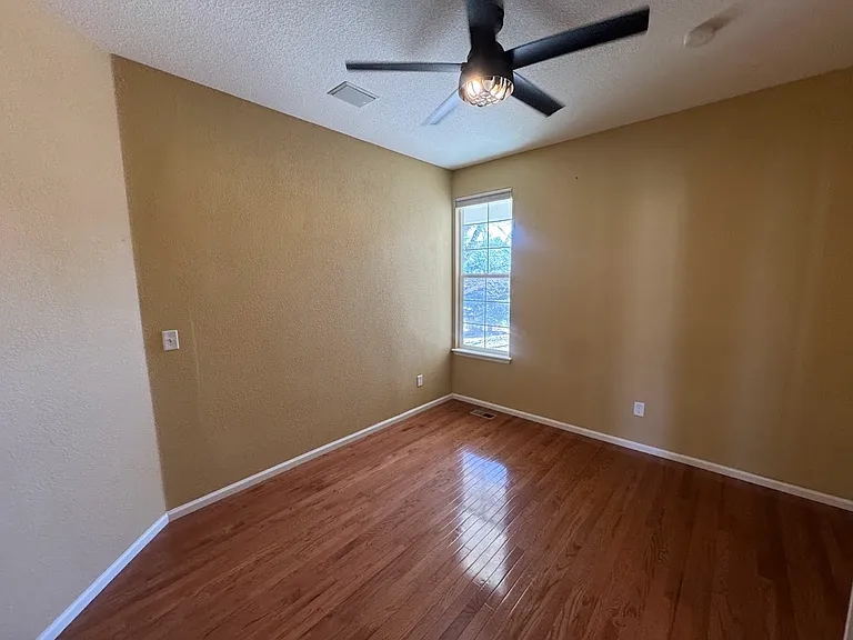 1355 E 100th Ln — Photo 6