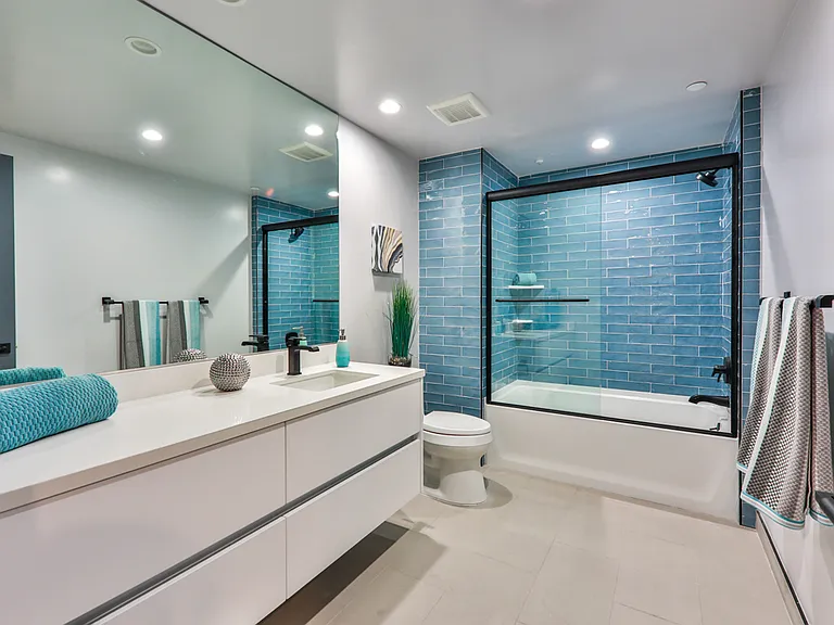 900 N Wilcox Ave #105 — Photo 23