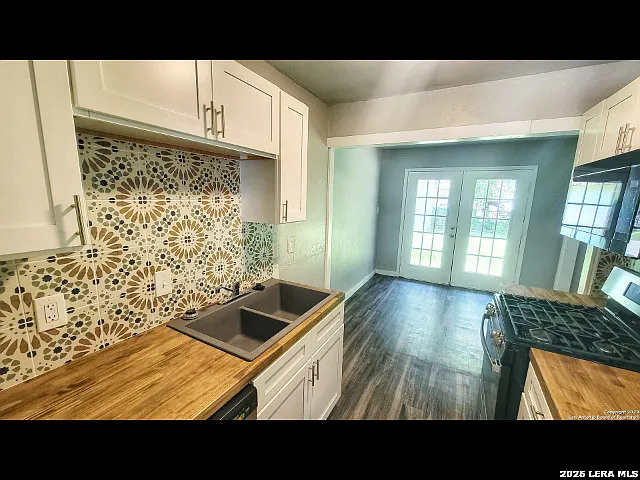 527 Valley Park Dr — Photo 3
