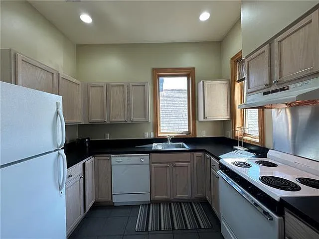 929 Lowerline St #B — Photo 10