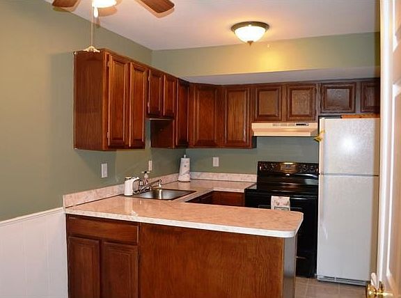 Nice Sized Eat In Kitchen