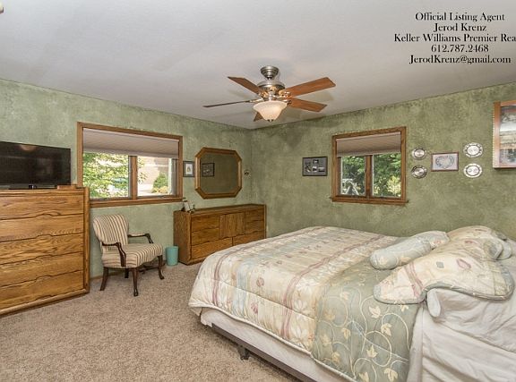 5th image of 450 S Green Ave