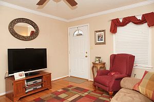 3rd image of 809 Glenmore Dr