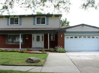 12312 Schauer Dr, Warren, MI