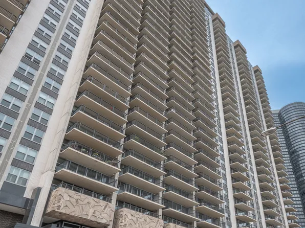 400 E Randolph St APT 2325, Chicago, IL 60601