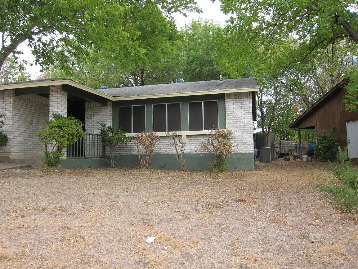 3 bed, 1100 sqft, $1,725 — Photo 3