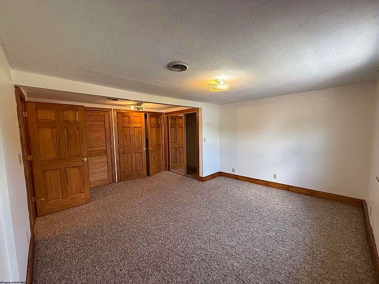 874 Fairmont Rd — Photo 11
