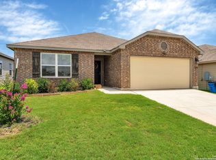 725 Peak Pl, Seguin, TX 78155