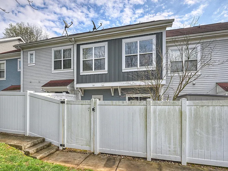 2252 Vision Dr — Photo 29