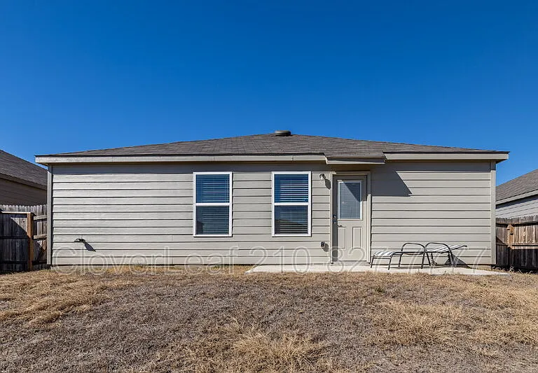 227 Stevens Smt — Photo 10