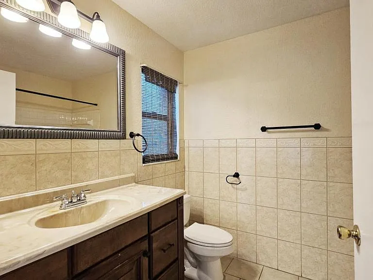 7813 Sugar Bend Dr — Photo 12