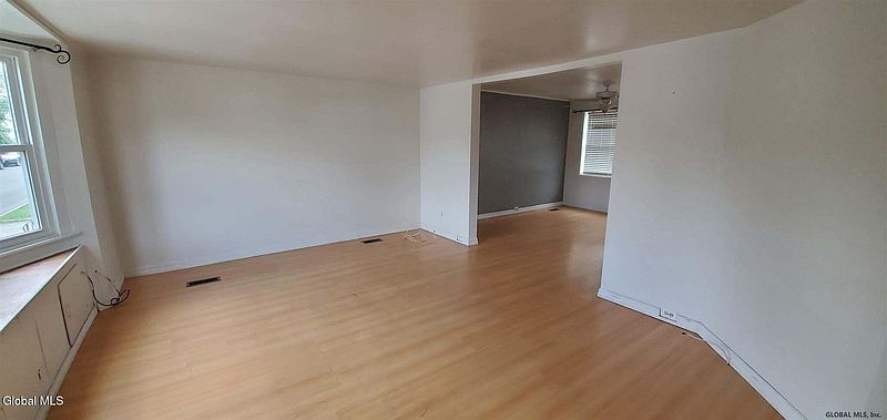 3rd image of 437 1st Avenue