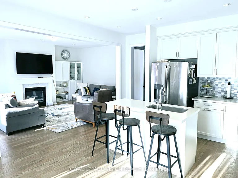 33 Bremner St #MAIN — Photo 12