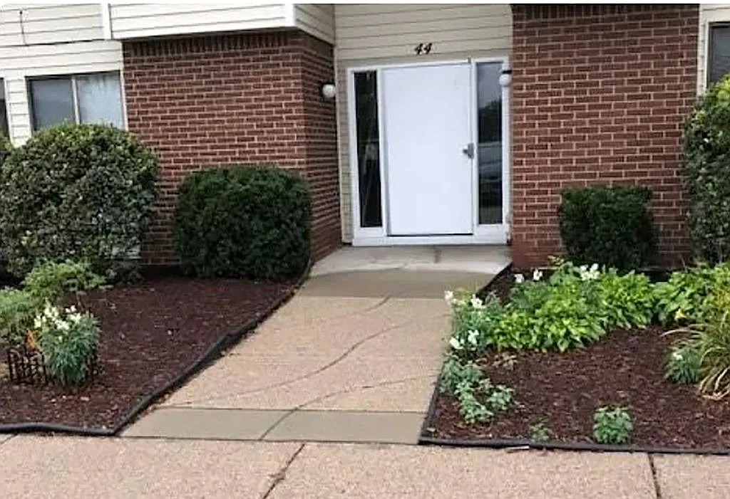 44 Beehunter Ct #B photo 1