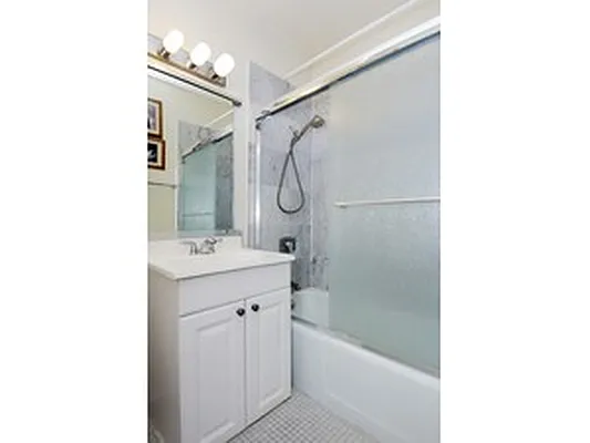 Rented by Corcoran | media 32