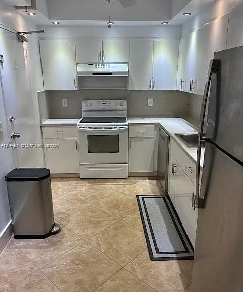10185 Collins Ave #917 — Photo 4