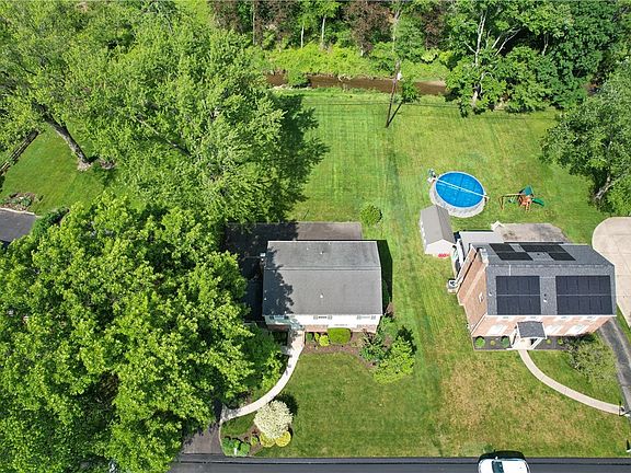 3rd image of 112 Charterwood Dr